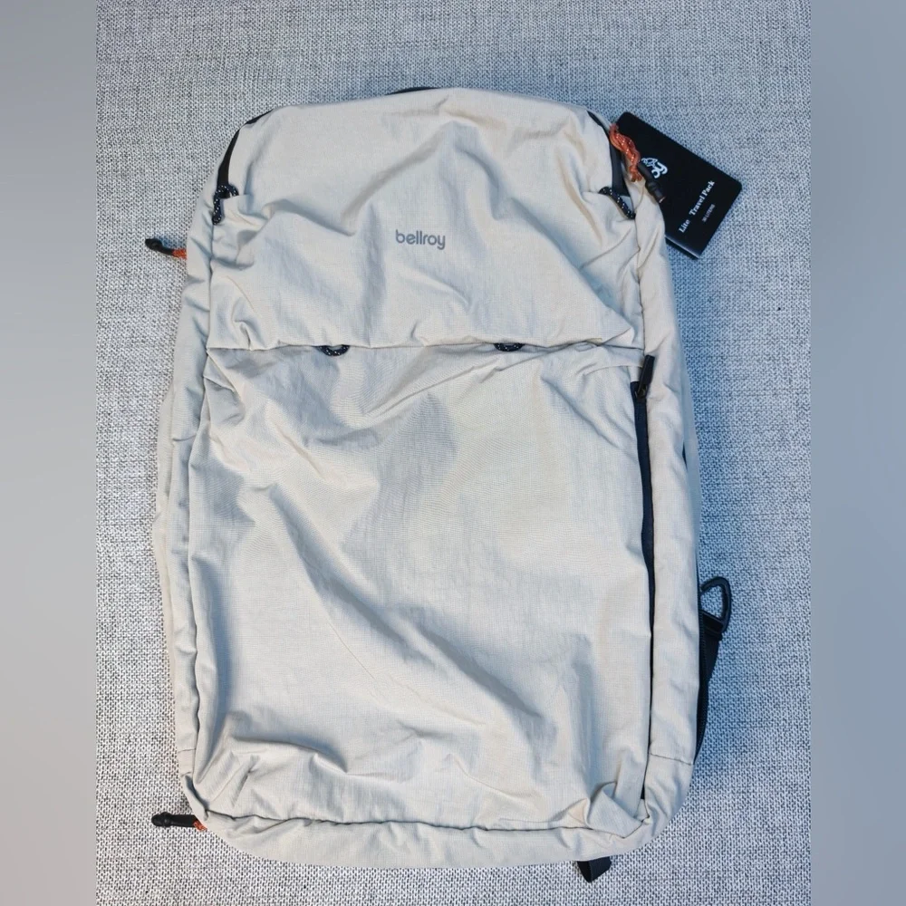 Bellroy Everyday Backpack 30L in Light Gray